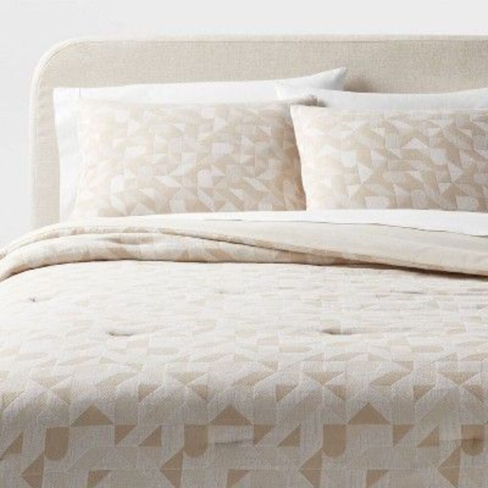 King Geo Matelasse Comforter and Sham Set Khaki/Ivory - Threshold